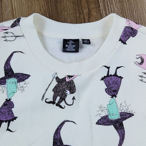 🔸️NWT Nightmare Before Christmas Lock, Stock, & Barrel Sweatshirt Small - Picture 3 of 9